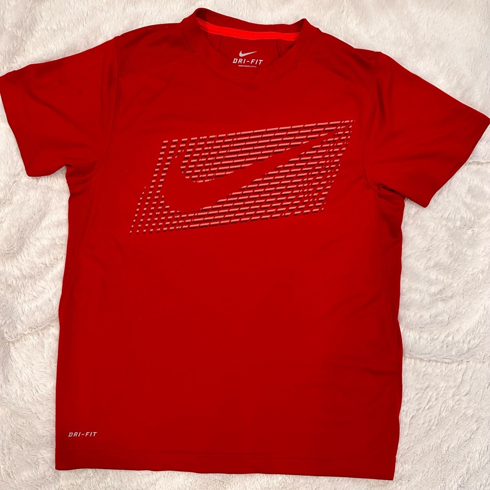 Nike Vibrant Red Short Sleeve Tee Boy’s Size Small